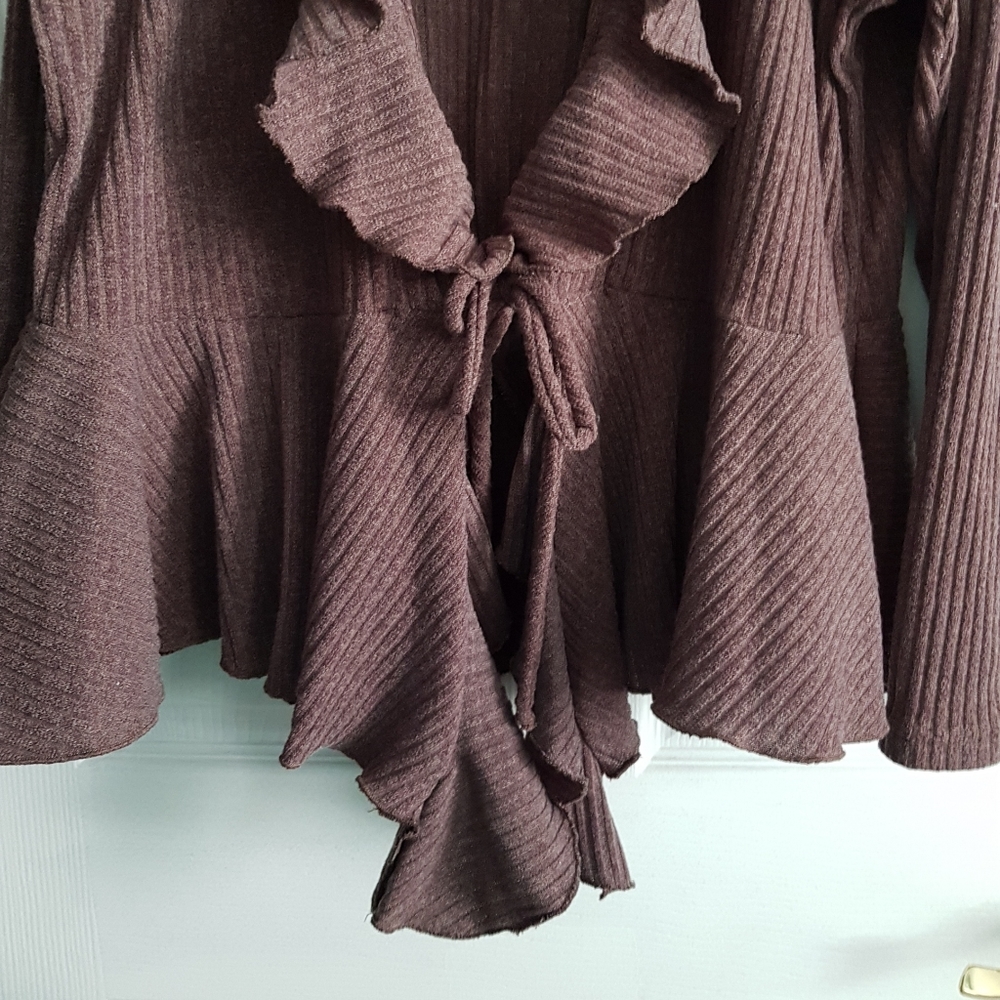 Ruffle Cardigan - Picture 4 of 9